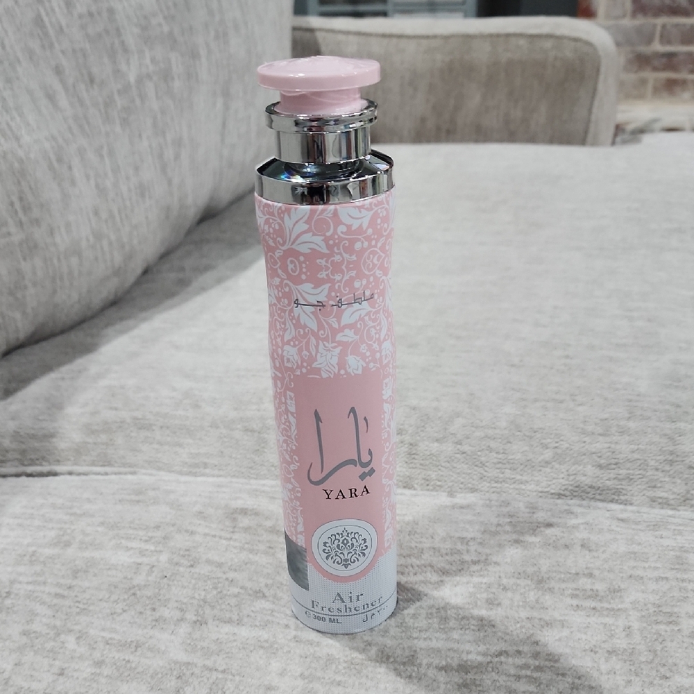 NWT Yara Air Freshener Spray (Light Pink)